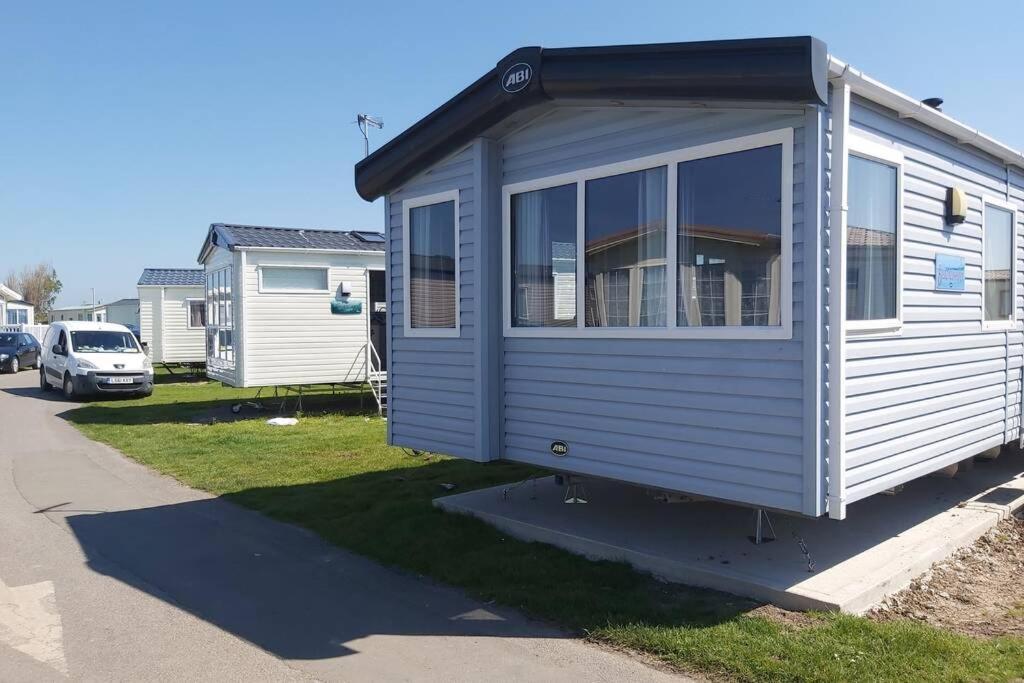 8 Berth Caravan At Parkdean Camber Sands Exterior foto