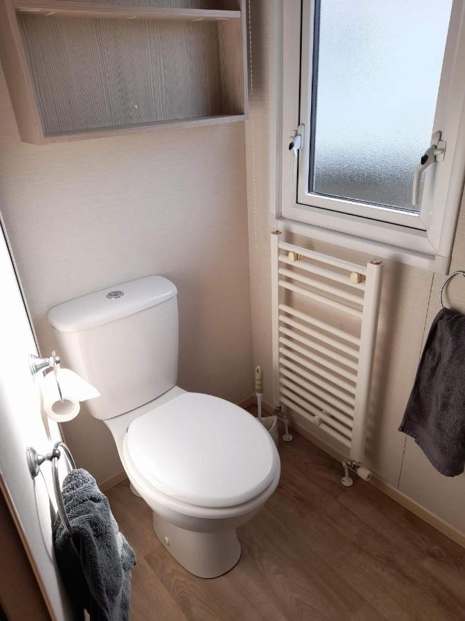 8 Berth Caravan At Parkdean Camber Sands Exterior foto