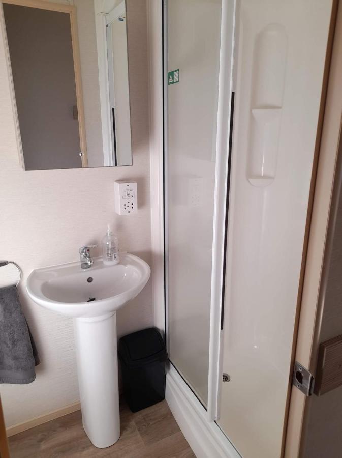 8 Berth Caravan At Parkdean Camber Sands Exterior foto
